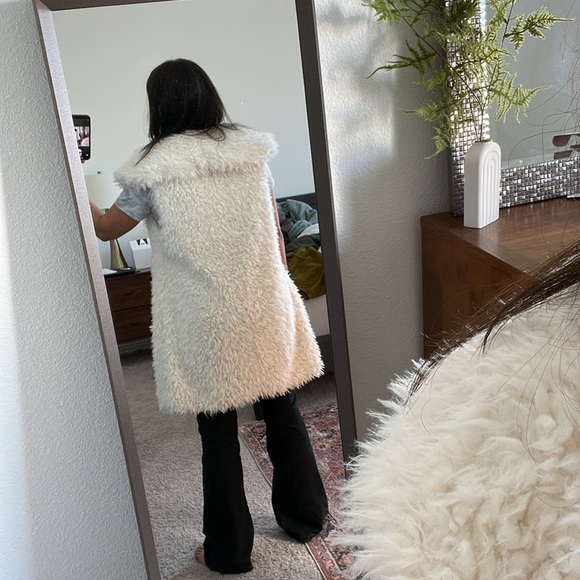 Me Jane Teddy Bear Cream Vest- XL - Picture 4 of 12